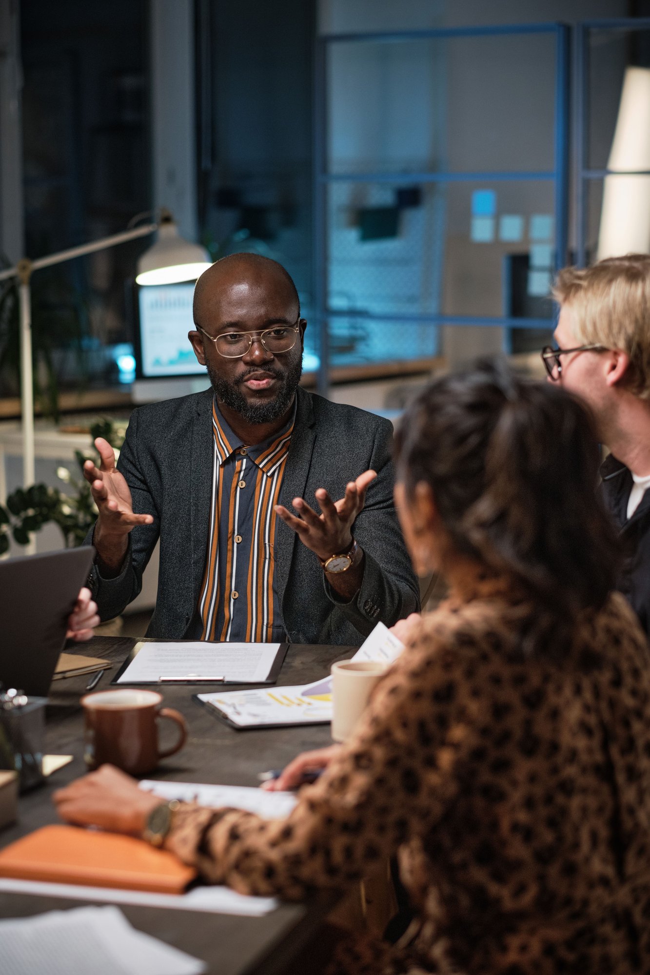 business-people-sitting-at-meeting-2026-01-08-00-16-24-utc (1)